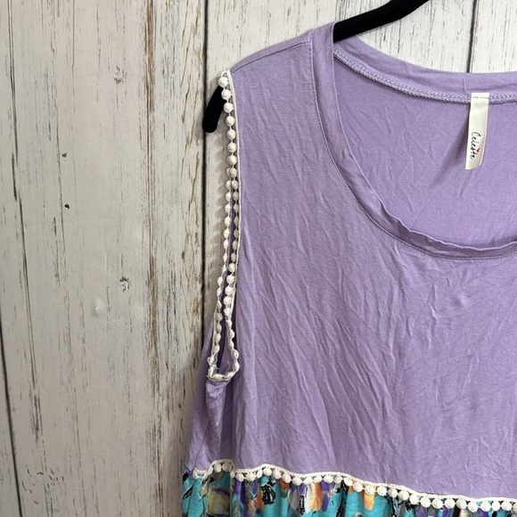 Celeste Floral Pattern Tank Top - Picture 2 of 9